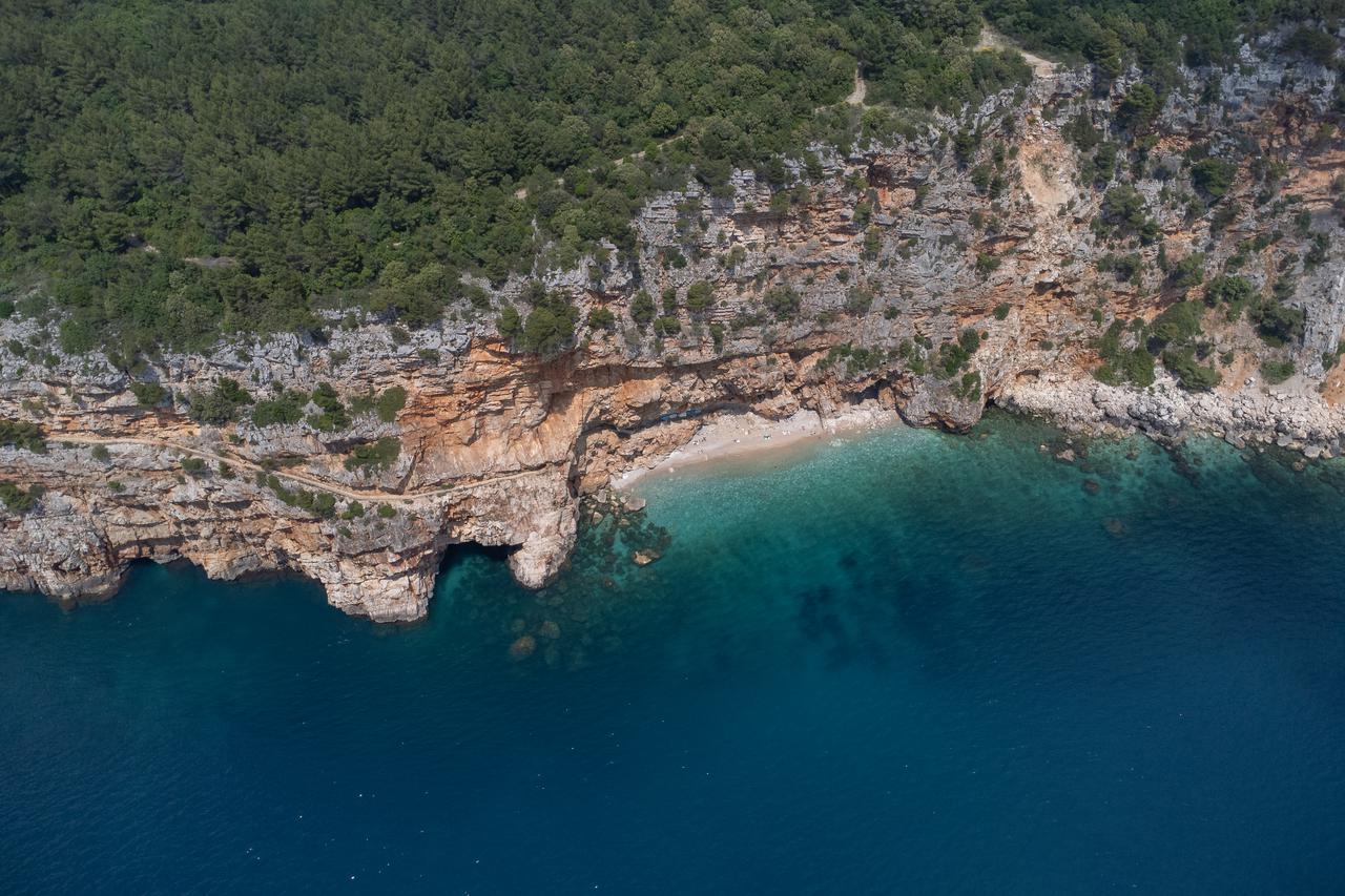 Zračna fotografija plaže Pasjača u Konavlima