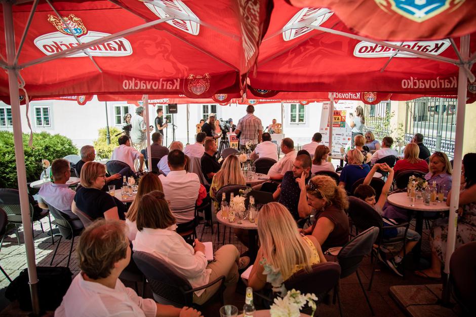 Dani piva u Karlovcu