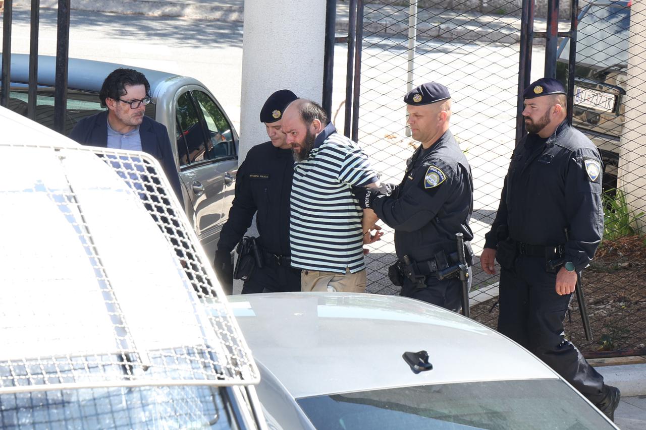 Šibenik: Privođenje Kristijana Aleksića, osumnjičenog za ubojstvo 19-godišnjaka