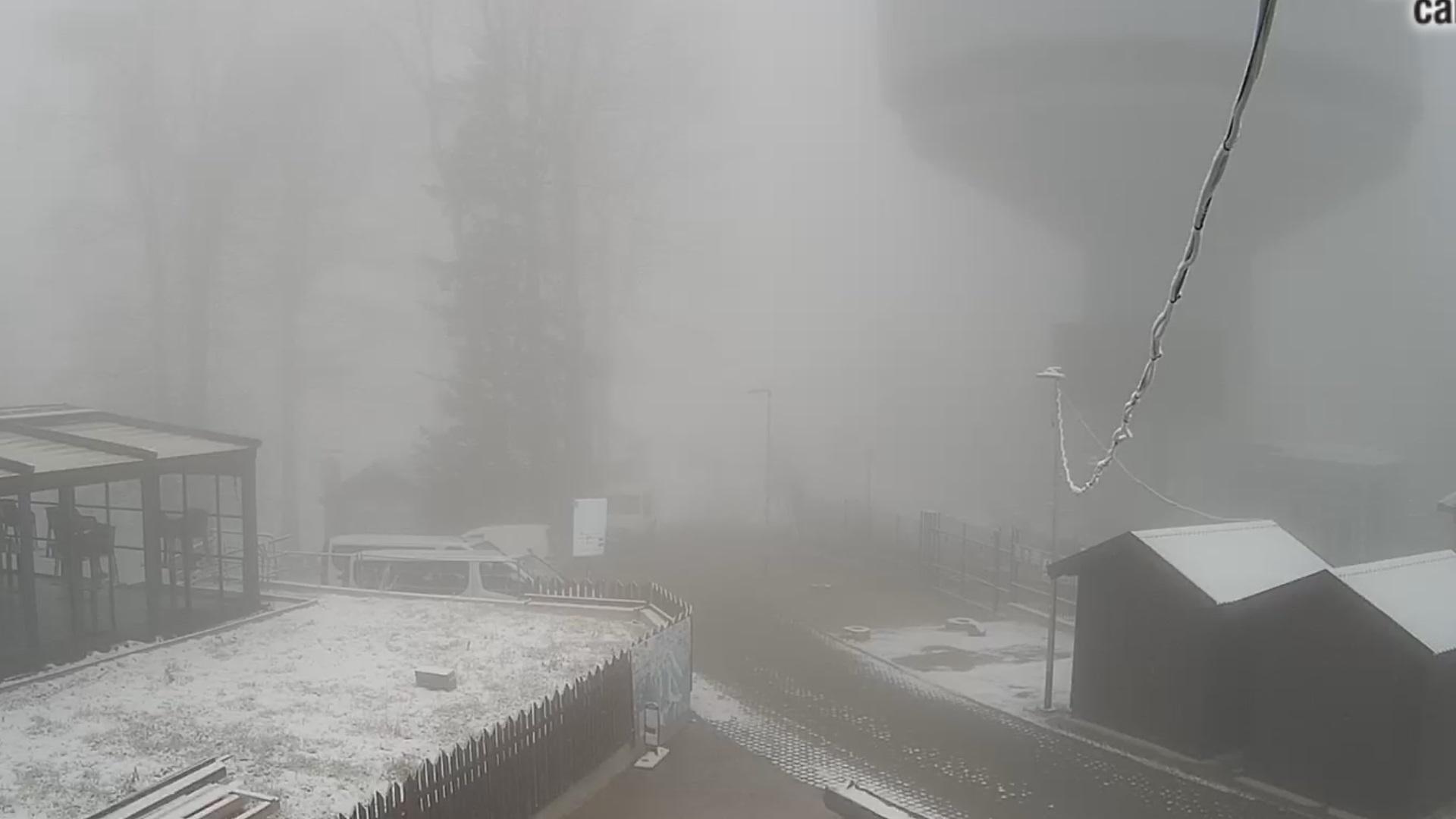 Snijeg je pao i na Zavižanu gdje je jutros izmjereno 14 centimetara bijelog pokrivača.