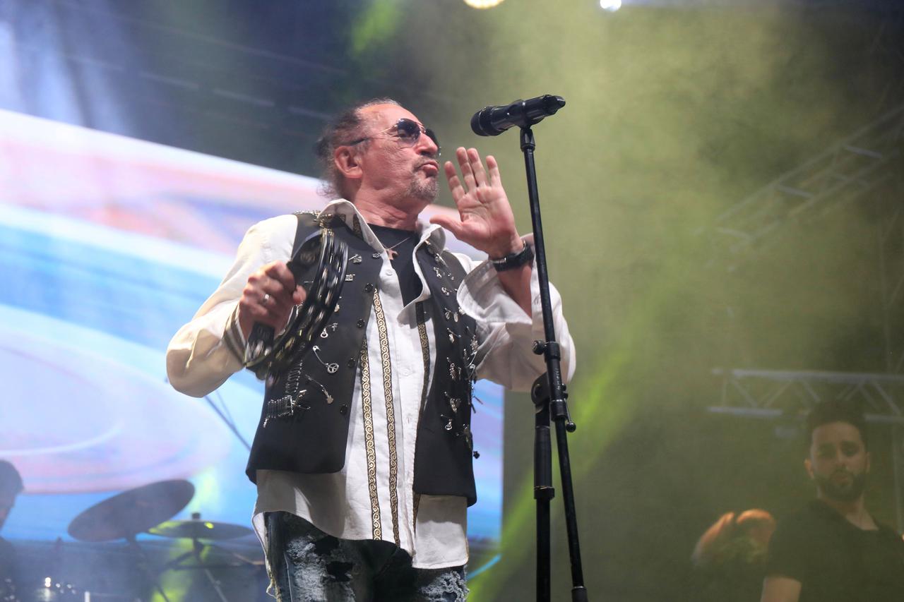 Split: Željko Bebek održao koncert u prepunoj SC Gripe povodom 50 godina karijere