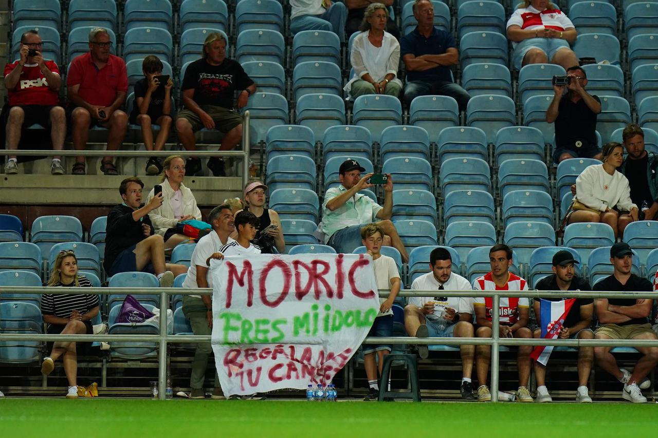 Osijek: Luka Modrić iz jedanaesterca za 2:1 protiv Češke