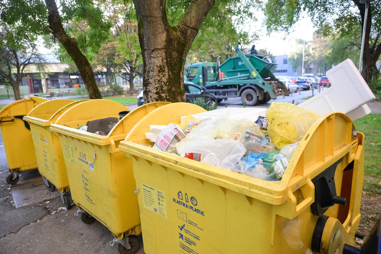 Zagreb: Reportaža o korištenju plavih vrecica