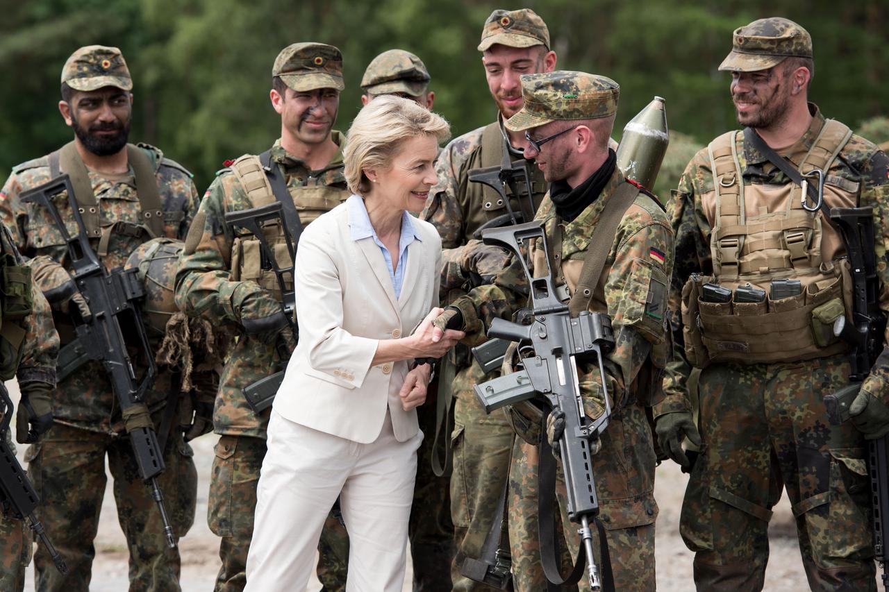 Ministrica obrane Ursula von der Leyen kaže da se broj njemačkih vojnika od 2016. povećao za 6500 (3,6%)