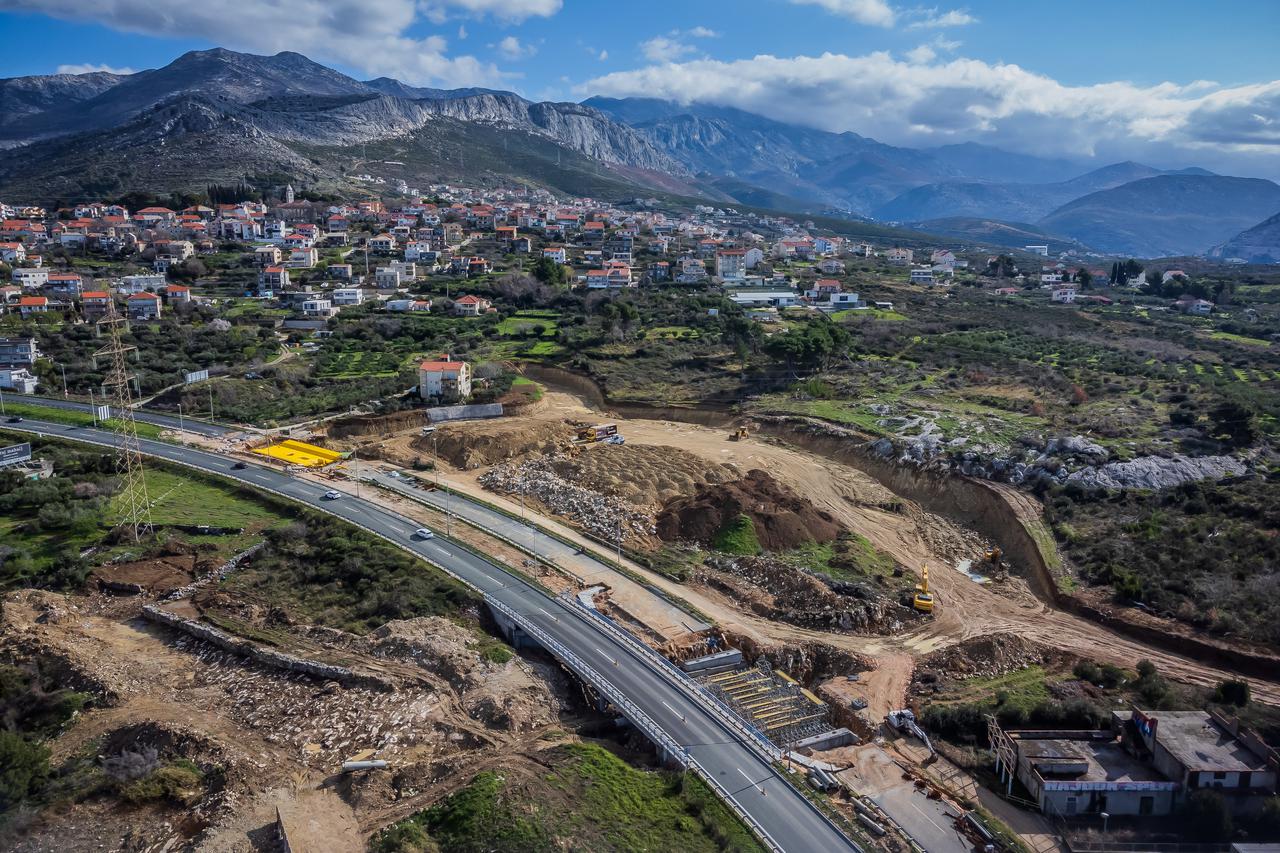 Radovi na brzoj cesti Split - Dugopolje na izlazu iz tunela Mravince