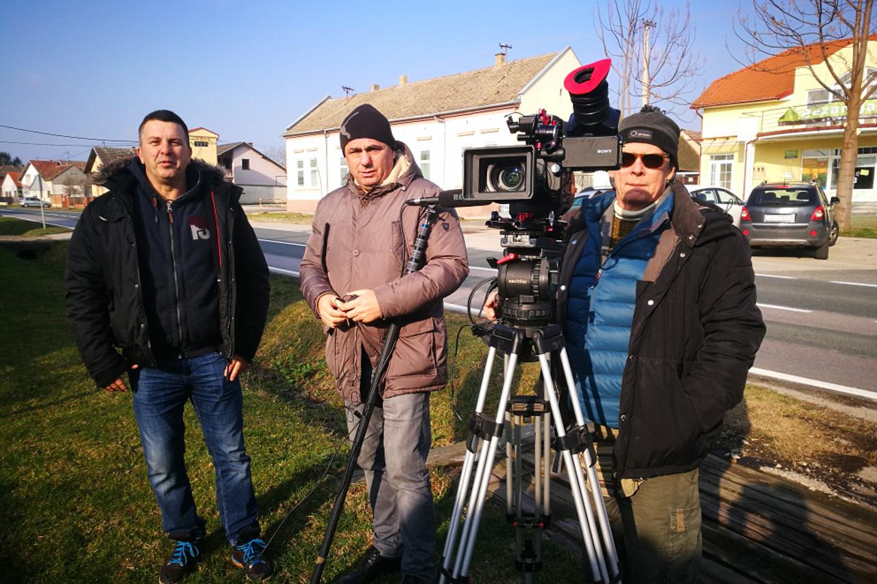 Dokumentarac “Glavu dole, ruke na leđa”