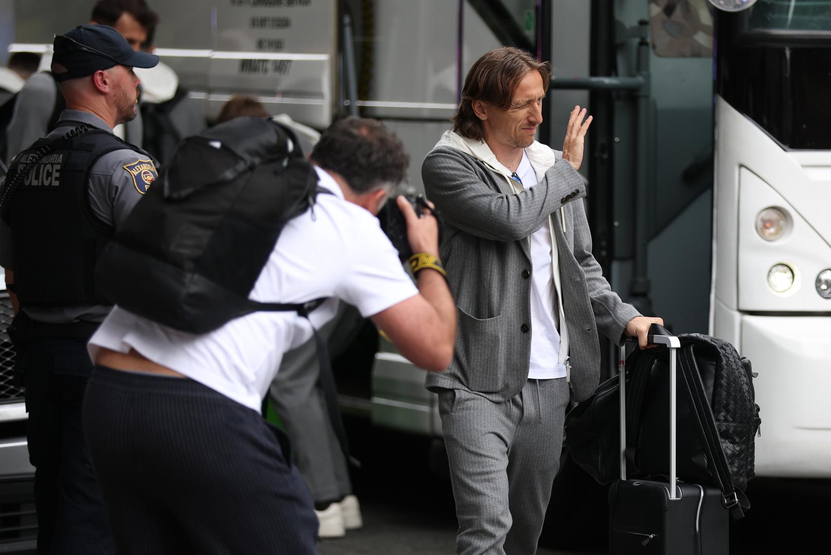 Tu je prednjačio Modrić budući da je mnogo navijača stiglo upravo zbog njega, uključujući i grupu Ekvadoraca koji su stigli s dresovima Real Madrida s Modrićevom 'desetkom' na leđima.