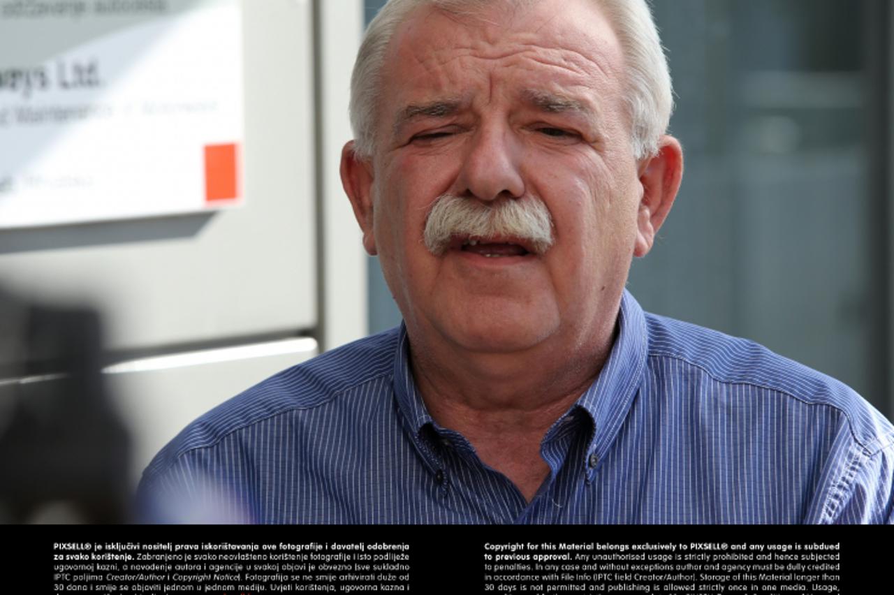 '21.07.2013., Zagreb -   Konferencija za medije ispred zgrade HAC-a povodom jucerasnje nesrece u tunelu Plasina. Izjavu u ime HAC-a okupljenim novinarima dao je Milan Stankovic direktor sektora za odr