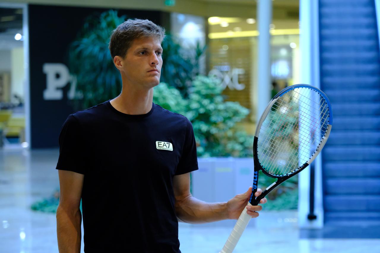 Zagreb: Druženje djece s mladim hrvatskim Davis cup reprezentativcima Bornom Gojom i Ninom Serdarušićem