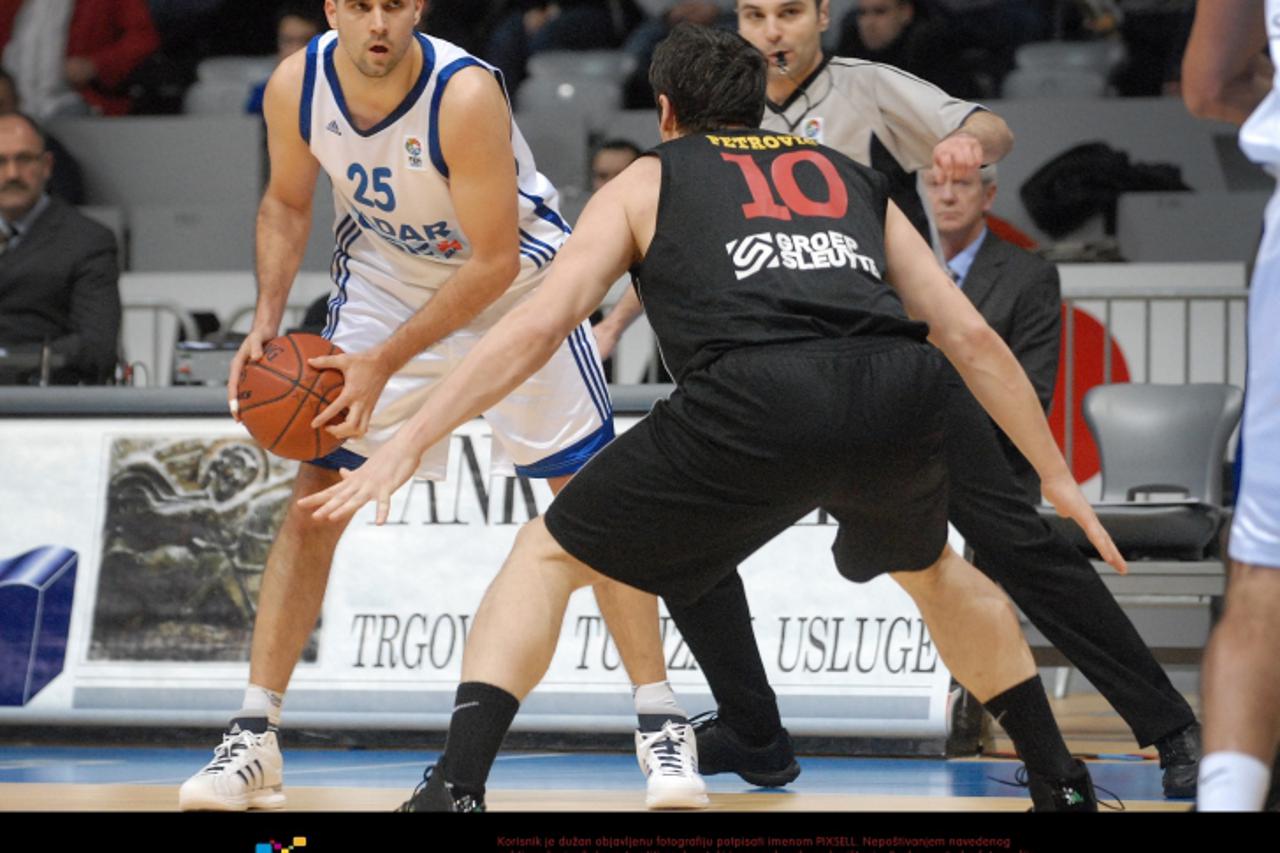 \'01.02.2011., Dvorana Kresimira Cosica, Zadar - EuroChallenge, Zadar - BC Telenet Oostende. Branimir Longin.  Photo: Dino Stanin/PIXSELL\'