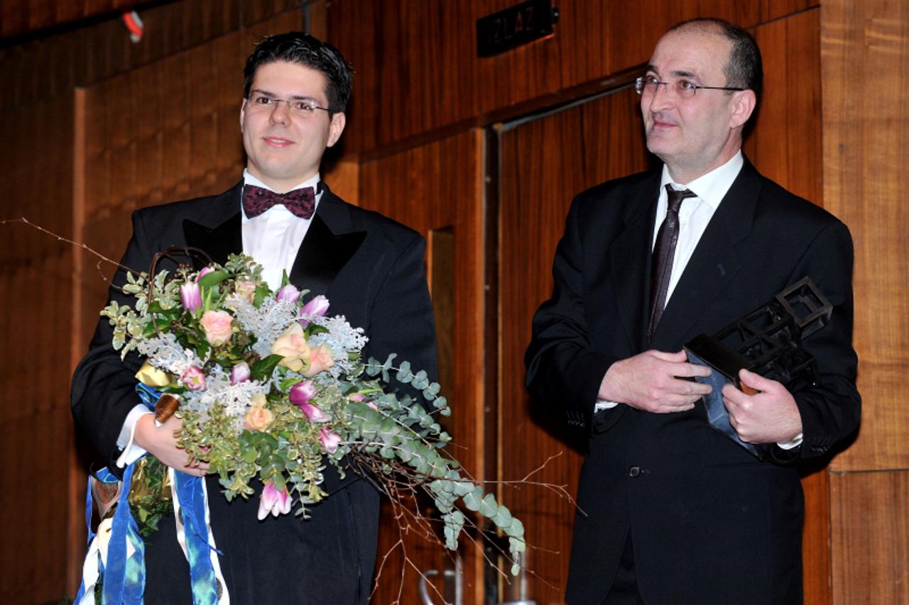 '29.12.2010., Zagreb - Dan dvorane Lisinski, Filharmonijski bal. nagrada za mladog glazbenika godine Bruno Vlahek i član žirija Zlatko Madžar . Photo: Marko Lukunic/PIXSELL'