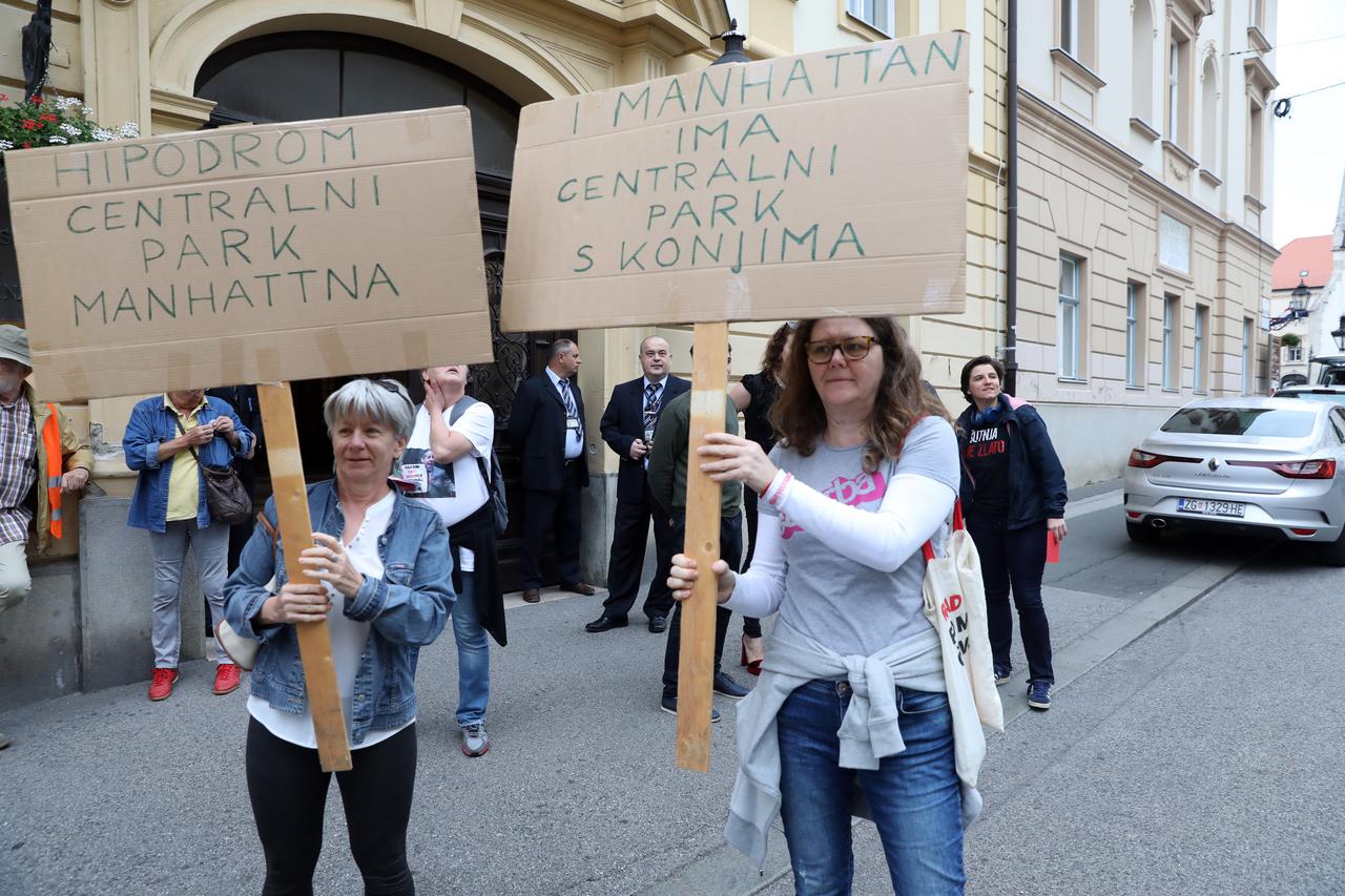 Prosvjedni skup protiv novog prijedloga GUP-a ispred skupštine Grada Zagreba