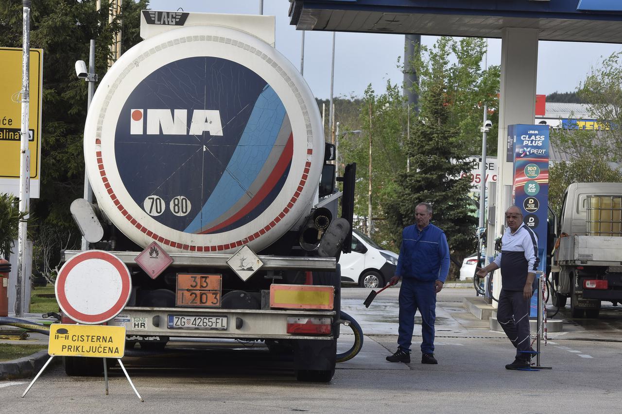 Šibenik: Vlada bi trebala ovaj tjedan uvesti plivajući PDV na gorivo