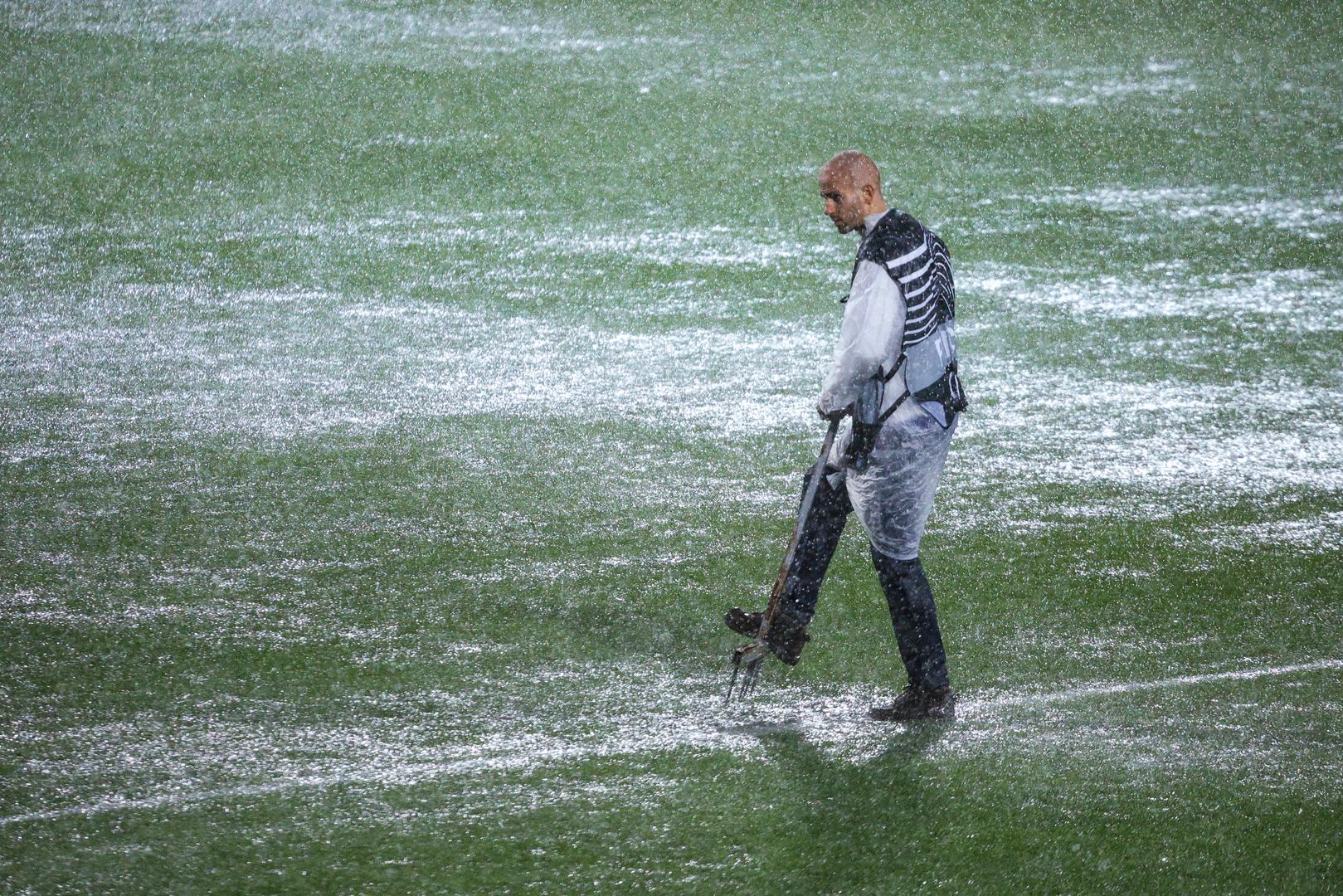 Cijelog dana kiša pada u Rijeci, ali nije bilo upitno održavanje, odnosno početak utakmice.