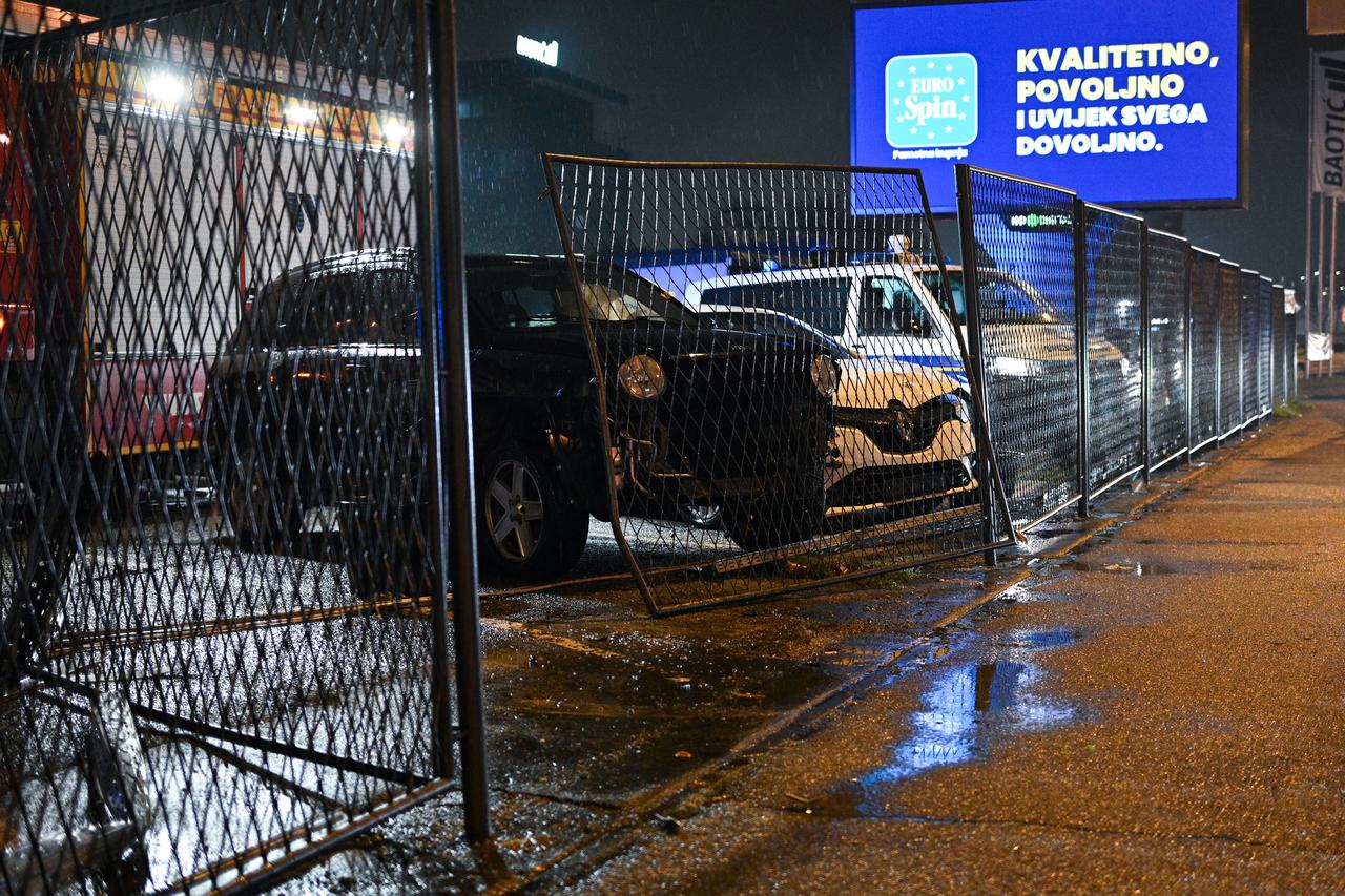 Zagreb: Auto se zaletio u izlog u Maksimirskoj ulici