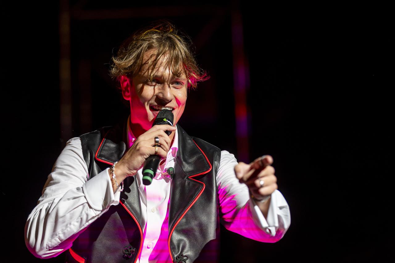 Vinkovci: Jakov Jozinović održao koncert u svom rodnom gradu u sklopu Vinkovačkih jeseni