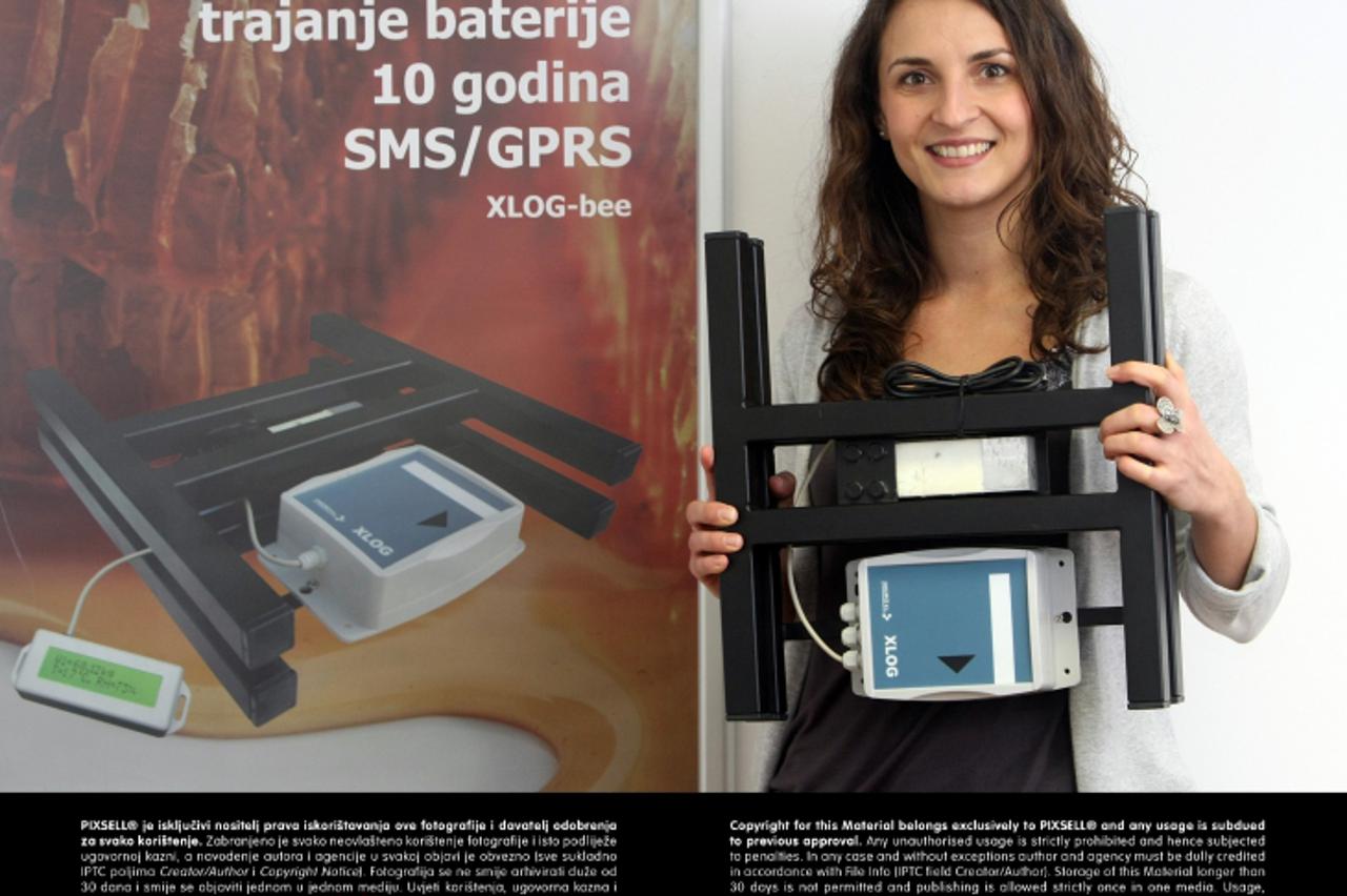 '01.02.2013., Zagreb - Inovacijska vaga za pcele koja SMS-om dojavljuje i stanje meda u kosnici. Maja Medic iz tvrtke Micro El iz marketinga s inovacijskom vagom.  Photo: Goran Jakus/PIXSELL'