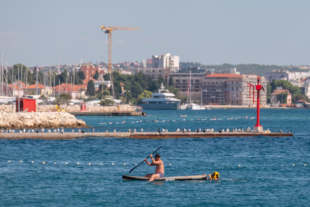 Zadar: Zadrani i turisti dan provode na plažama