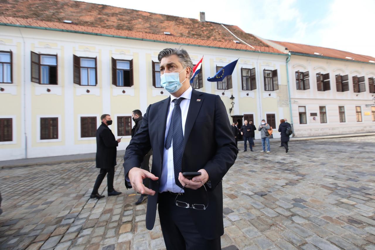 Zagreb: Premijer u trenutknu potresa snimljen na Markovom trgu