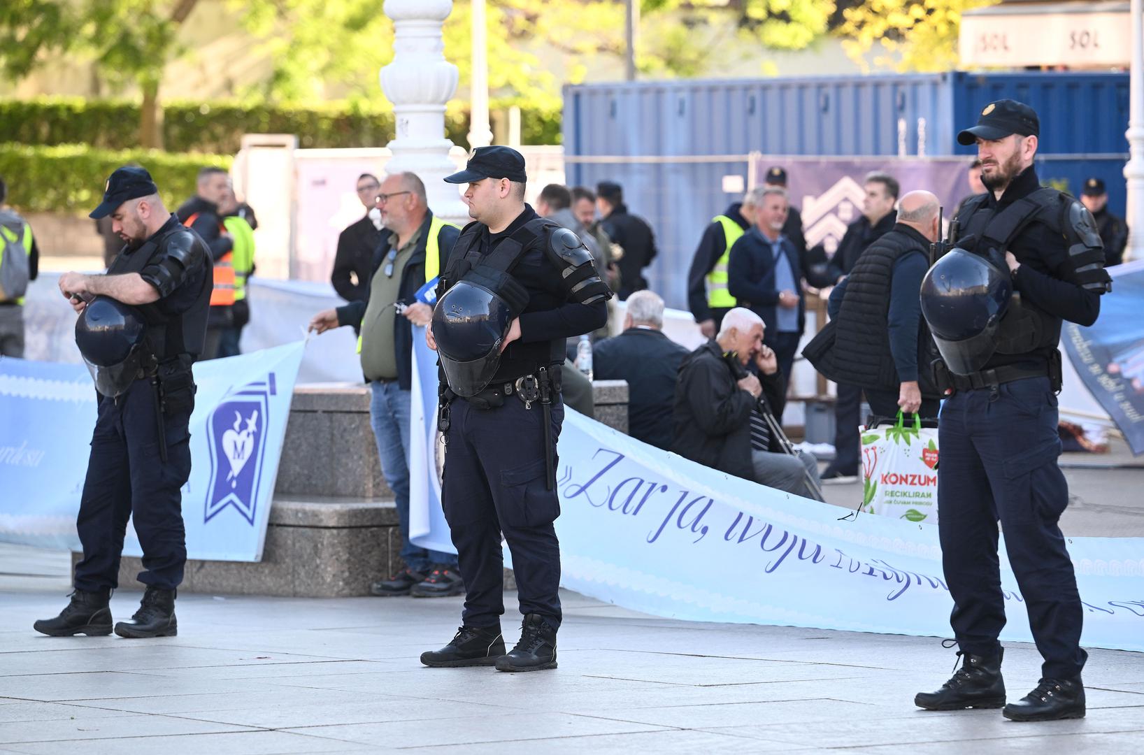 Organizatori pozivaju sve sudionike da prije početka molitve prisustvuju svetoj misi, mole za uspjeh događaja i poste na nakanu.