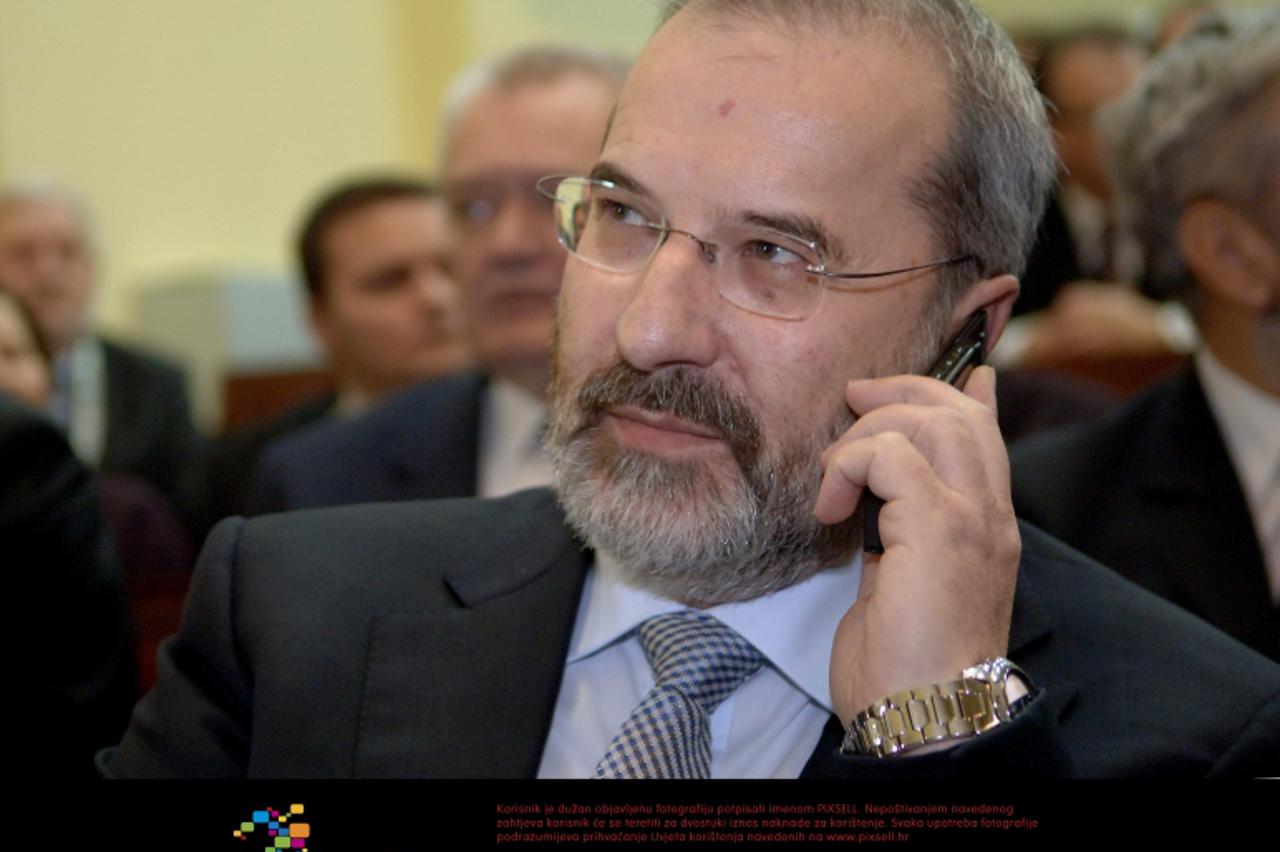 '10.12.2010., Osijek - Predsjednik Ivo Josipovic boravi u gradu povodom obiljezavanja trideset i pet godina Pravnog fakulteta. Mladen Bajic. Photo: Davor Javorovic/PIXSELL'