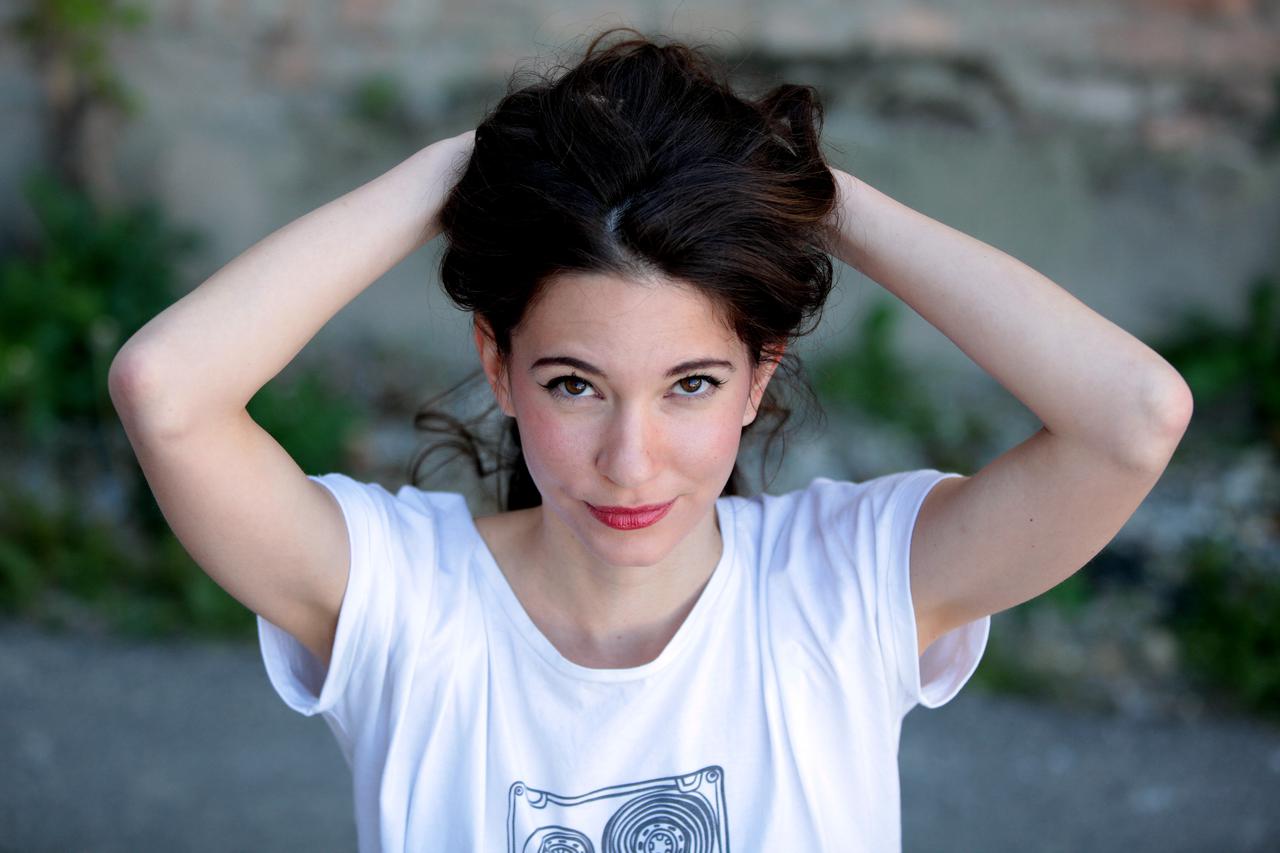 sara renar