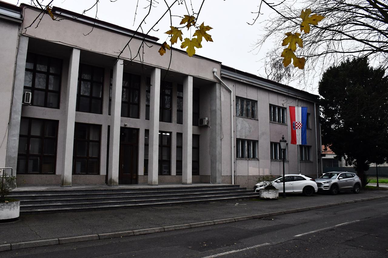 Slavonski Brod: Dojava o bombi u zgradama Županijskog i Općinskog suda