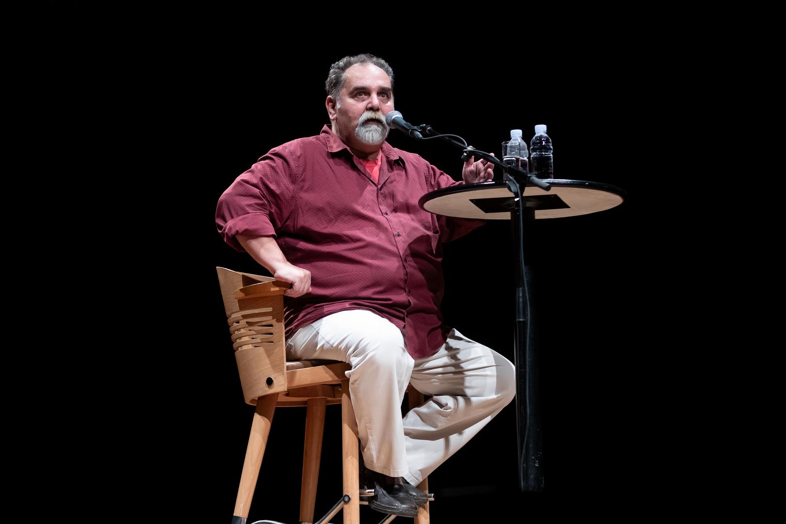 Iza pozornice, Pervan je čovjek čvrstih principa, posvećen obitelji. U braku sa suprugom Darijom ima četiri kćeri i poznat je kao trezvenjak