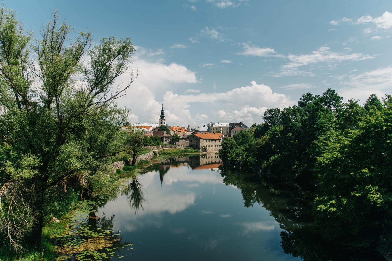 Najveći grad u Hrvatskoj i jedan od najvećih u svijetu, veći od Amsterdama, Pariza, Berlina, Madrida i New Yorka je...