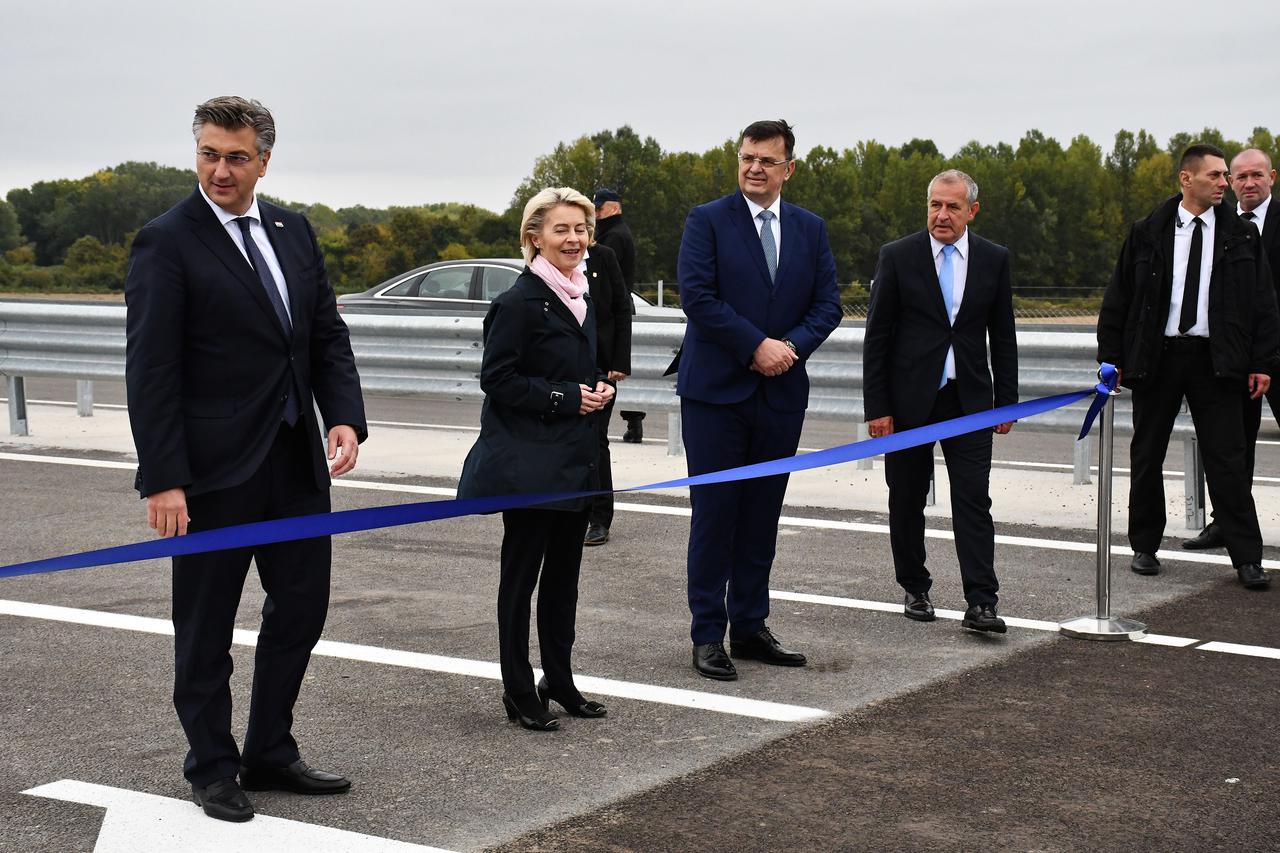 Svilaj: Svečanost otvorenja novog mosta preko rijeke Save i graničnog prijelaza Svilaj.