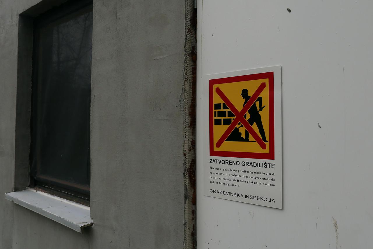 Fažana: Rušenje i uklanjanje bespravno sagra?enih objekata u vikend naselju Peroj