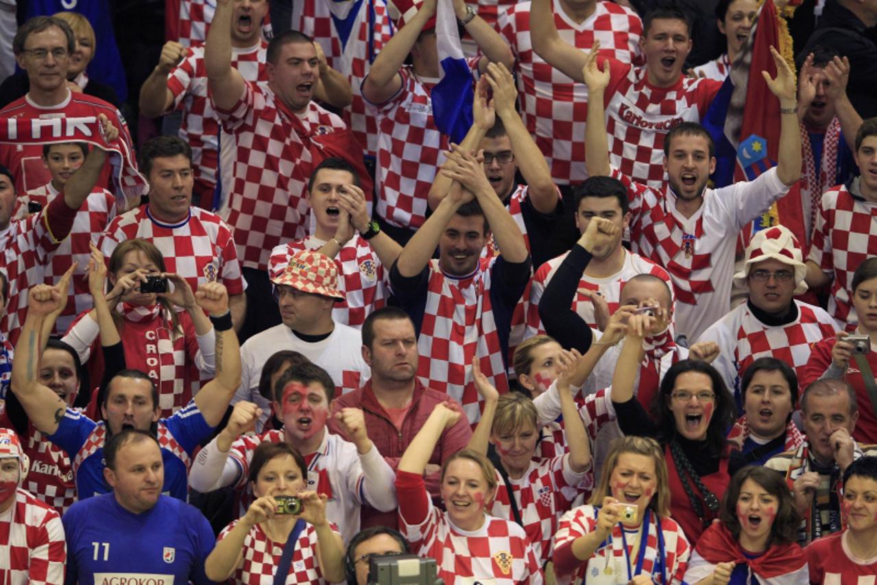 'Croatia\'s fans cheer during game against France at their Men\'s European Handball Championship main round match in Novi Sad January 24, 2012.               REUTERS/Laszlo Balogh (SERBIA  - Tags: SPO