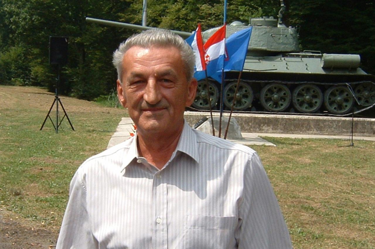 'SIS..060809..GLINA...SPOMEN OBILJEZJE PREDAJE 21 KORPUSA NEPRIJATELJSKE VOJSKE....GENERAL PETAR STIPETIC..'