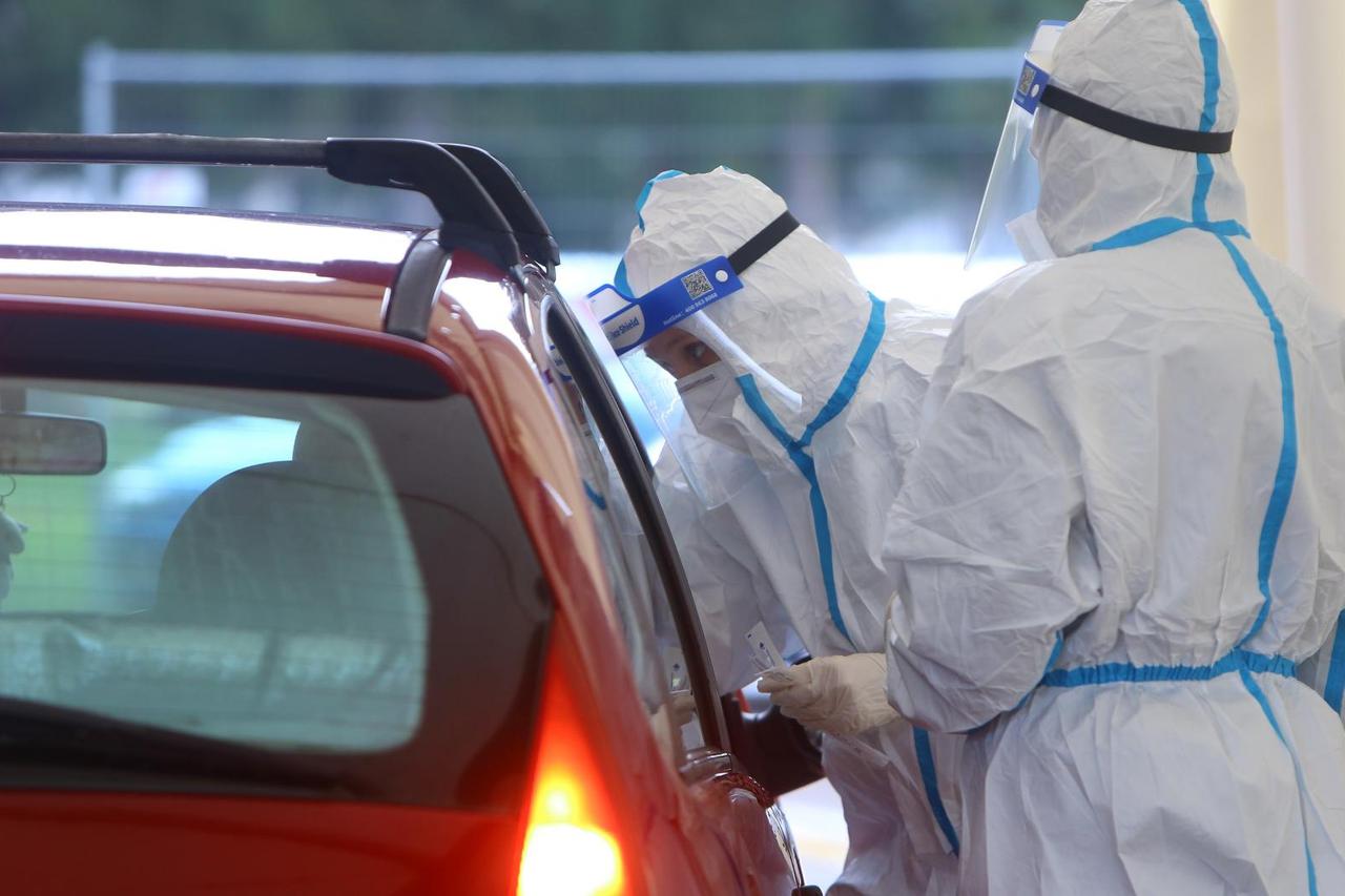 Drive in testiranje na koronavirus u prostoru nekadašnje vojarne Luščić