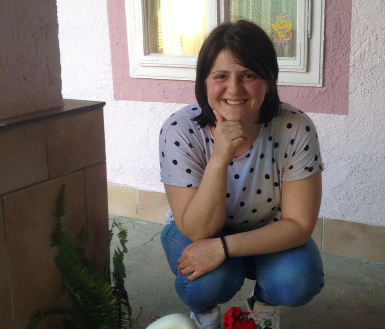 Karolina je od kuće otišla prije dvije godine, s osamnaest. Nije znala ni riječi njemačkog jezika. Danas radi kao njegovateljica