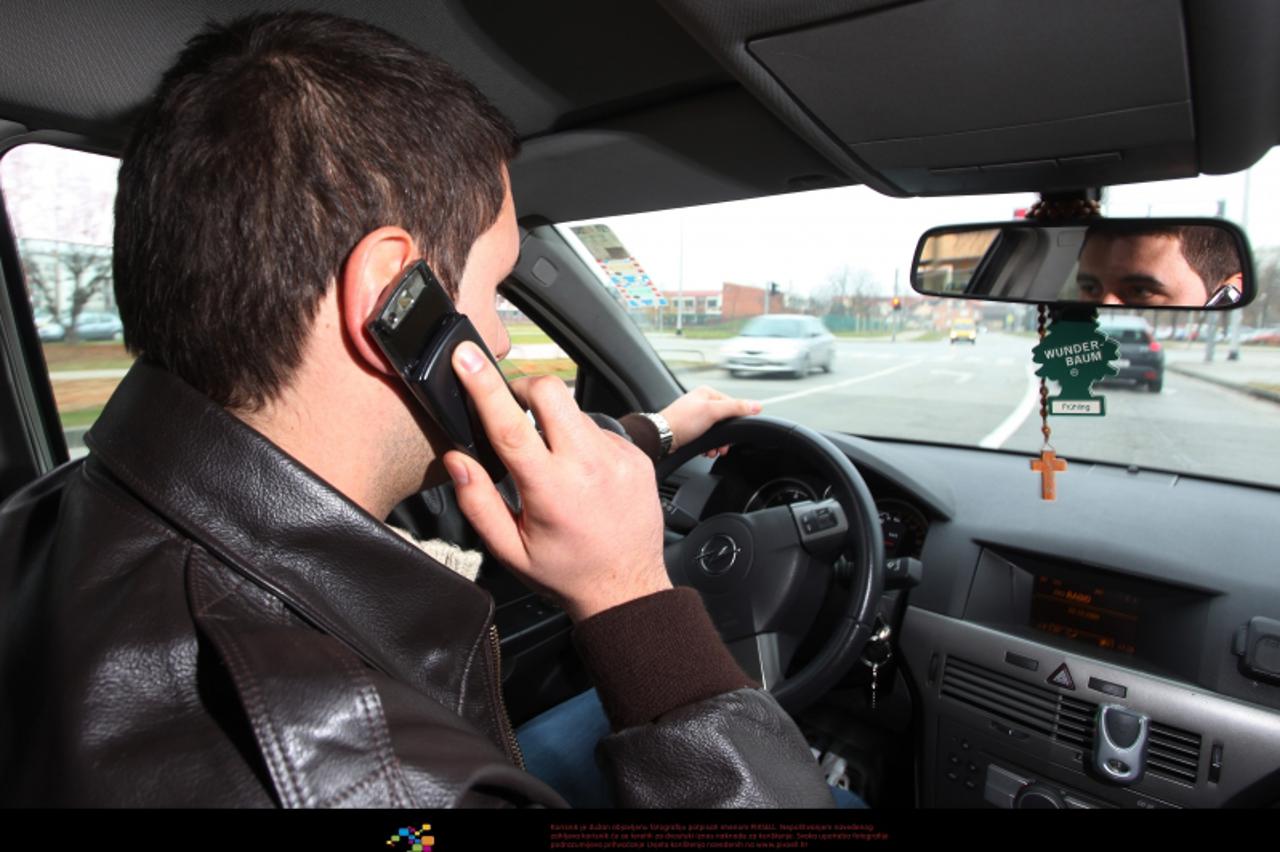 \'Mobitel_pxl_crn_270311\'