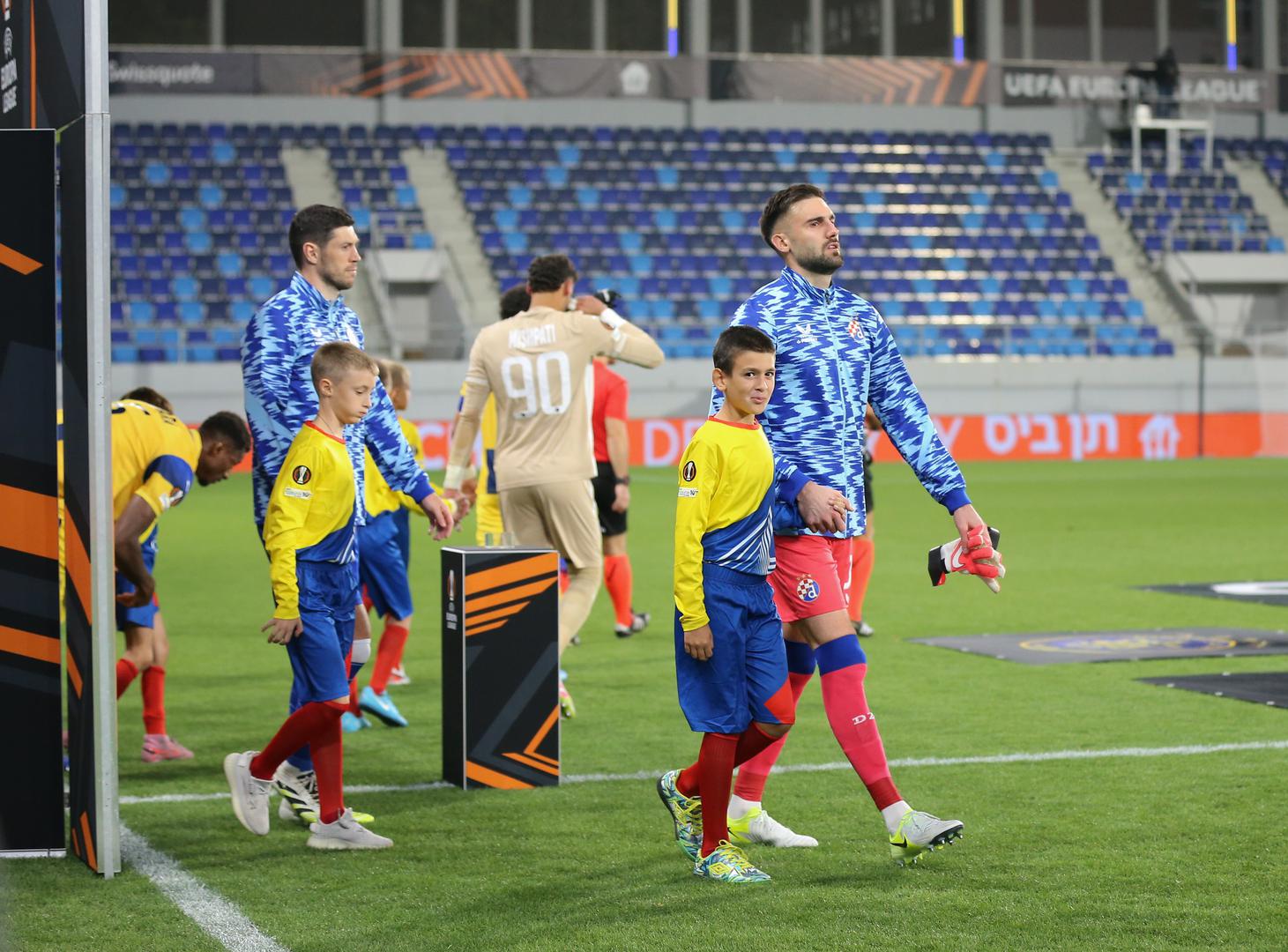 Prazne tribine ostavljaju tužan dojam s obzirom na važnost europskog dvoboja.