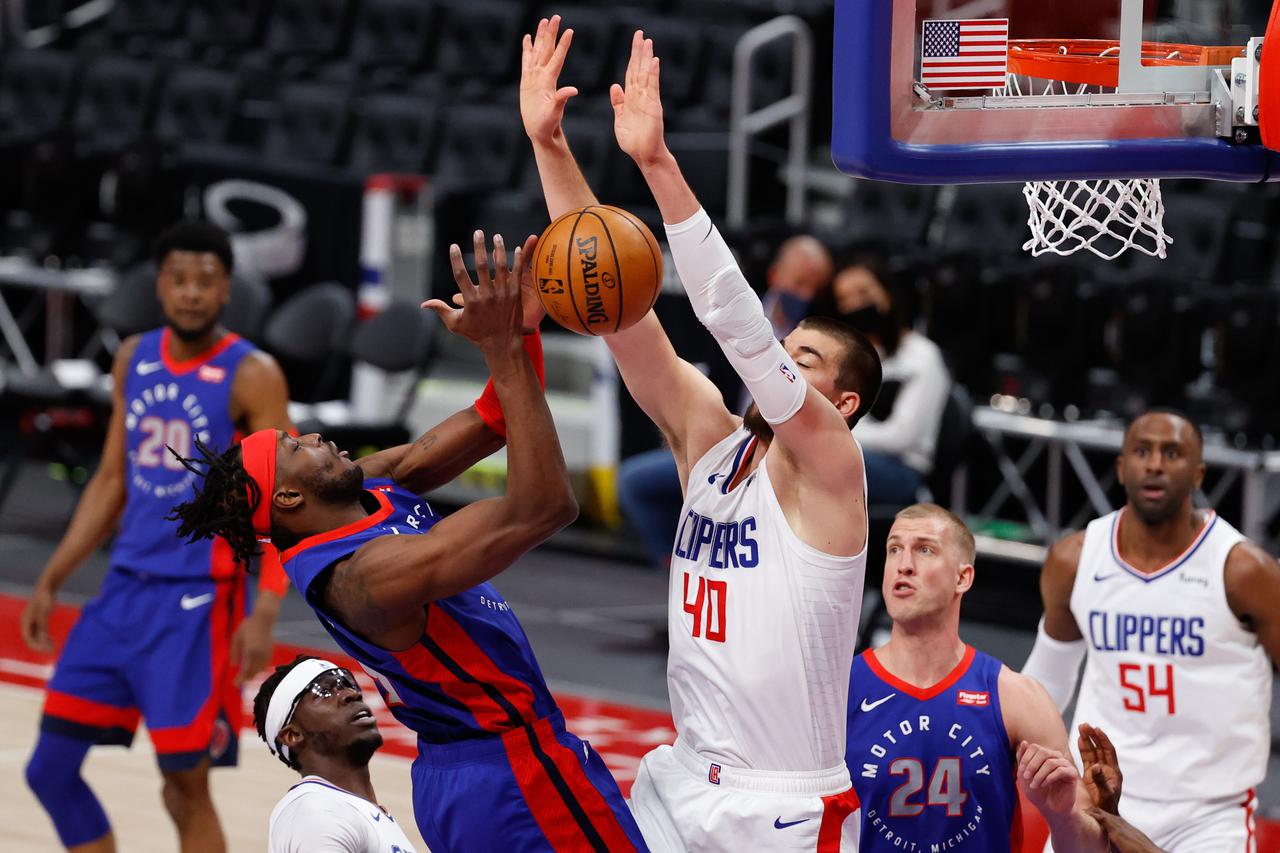 NBA: Los Angeles Clippers at Detroit Pistons