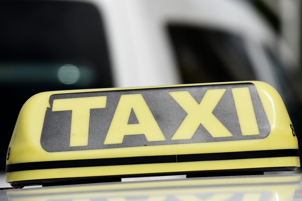 Zadar: Sindikalni predstavnici taksista upozorili su na sve ?eš?e slu?ajeve prevare turista