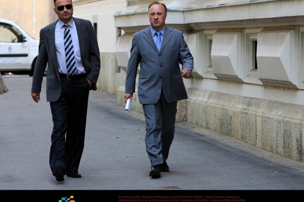\'23.05.2011. Zrinjevac , Zagreb- Osumnjiceni u aferi Spice nakon pauze vracaju se na sudjenje u Zupanijski sud. Damir Polancec i odvjetnik Anto Nobilo. Photo: Boris Scitar/PIXSELL\'
