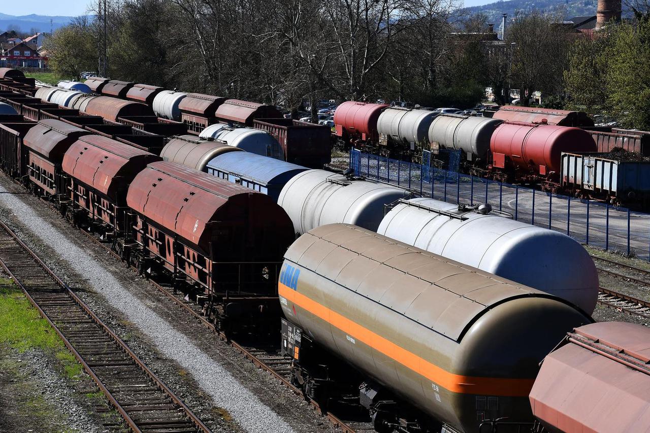 Teretni vagoni na željezničkom kolodvoru Slavonski Brod