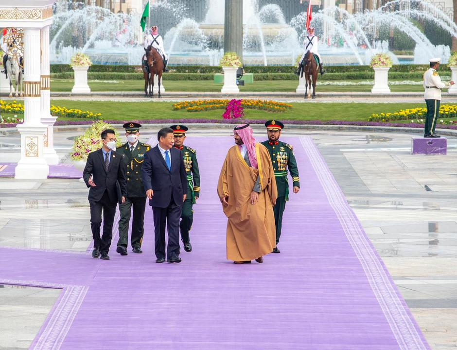 Saudi Crown Prince Mohammed Bin Salman welcomes Chinese President Xi Jinping in Riyadh