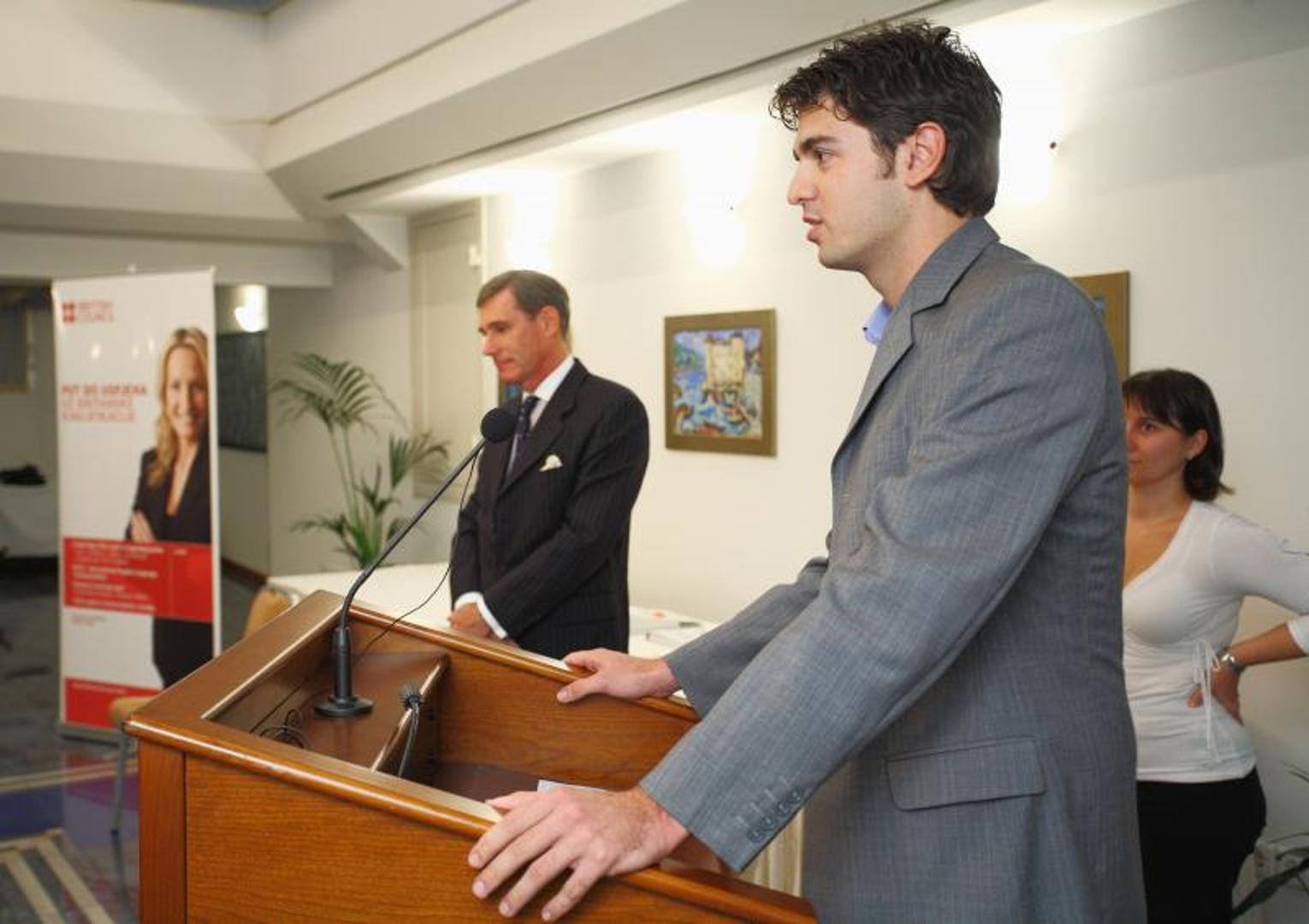 Tenisač Mario Ančić – Diplomirao na Pravnom fakultetu u Splitu, magistrirao i doktorirao na Columbiji (New York).