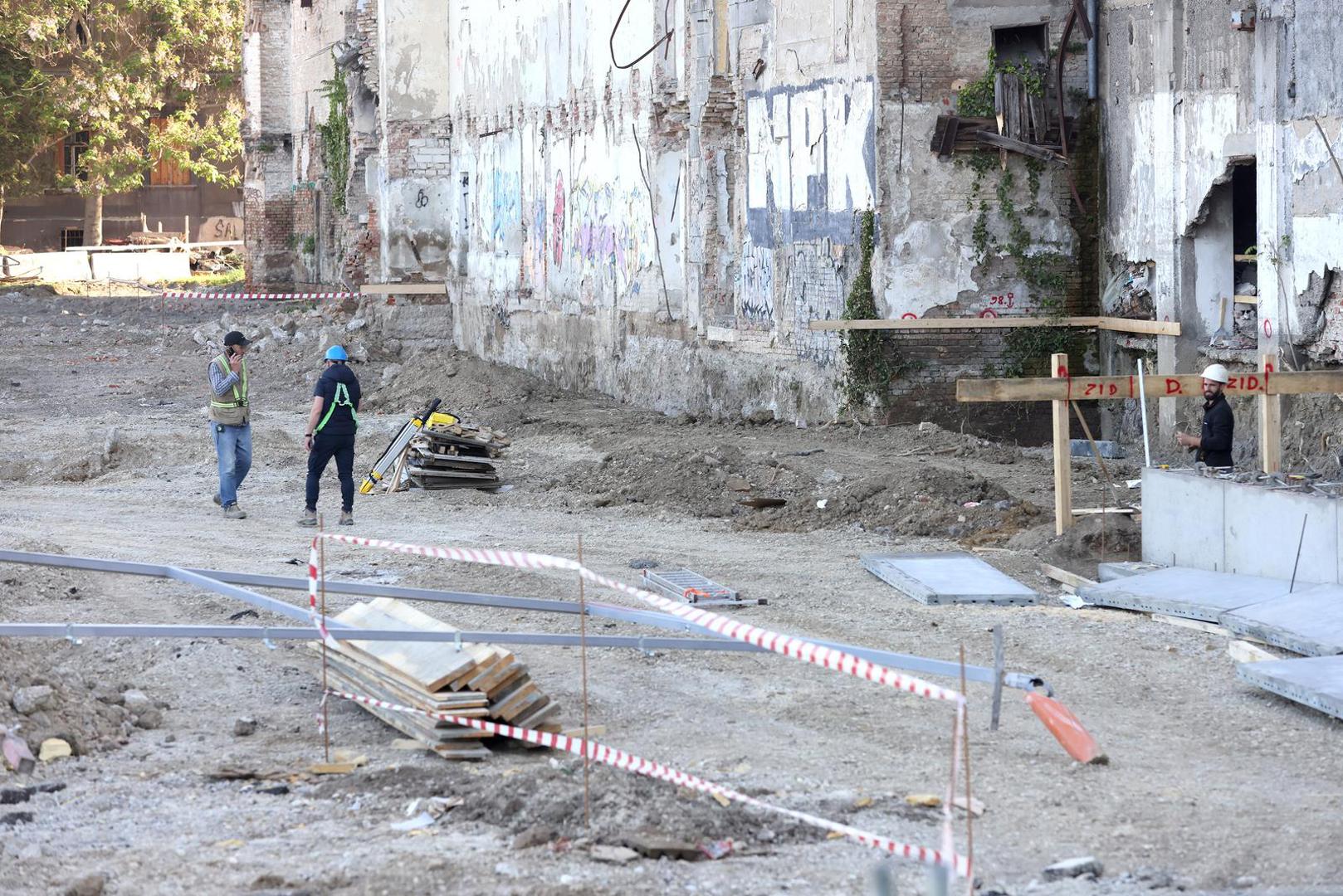 Do 2026. trebali bi završiti radovi vrijedni 80 milijuna eura na rekonstrukciji i izgradnji Paromlina koji će dobiti novu funkciju i postati društveno-kulturni centar i središnja gradska knjižnica.