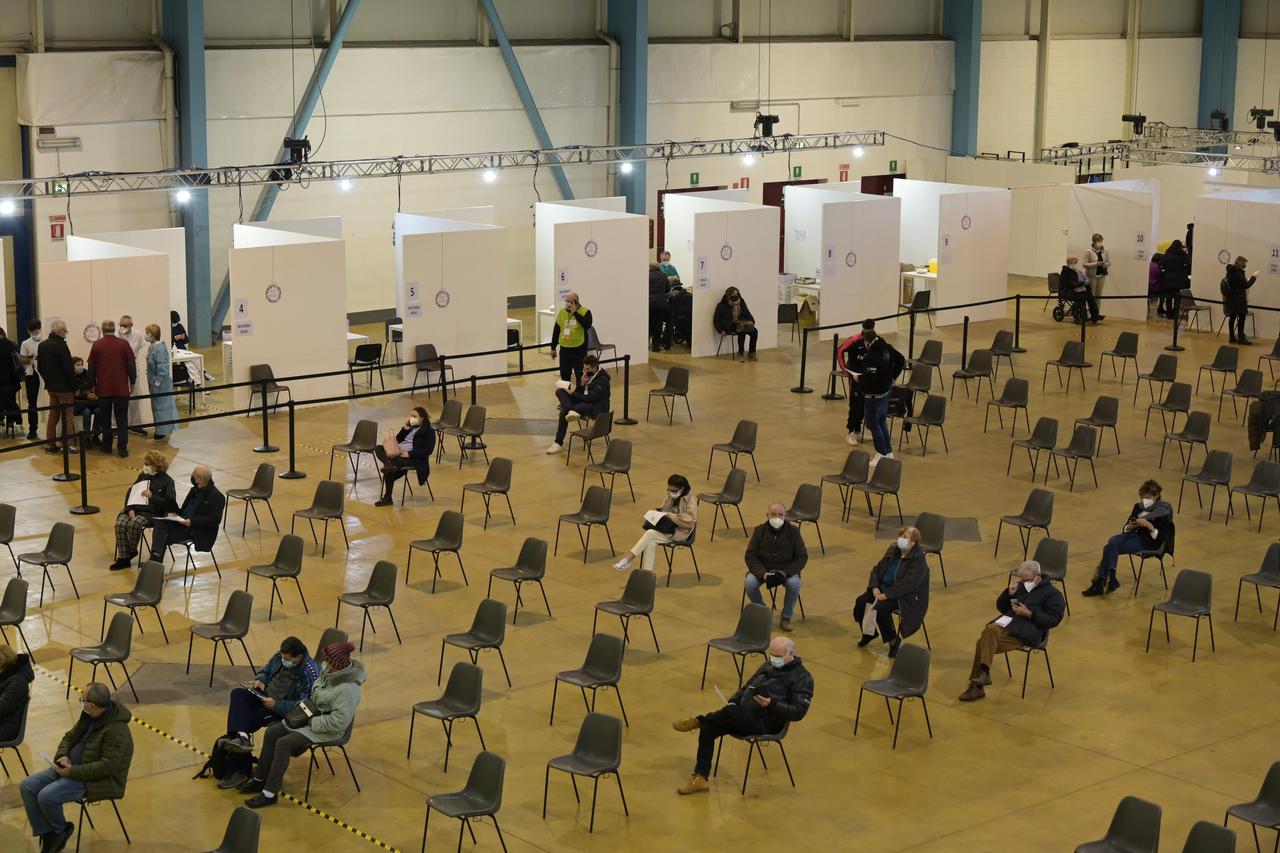 BustoArsizio, Italy Vaccines for adults and children expansion and reopening of spaces