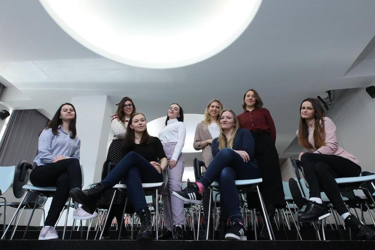 Istraživli su Valentina Tušek, Ivona Jeličić, Nina Skočak, Andrea Pavlović, Mateja Kučko, Anamarija Vuković, Lara Paša, Ana Benčić. Nedostaju Matej Fuček, Maria Braer i Karla Takač