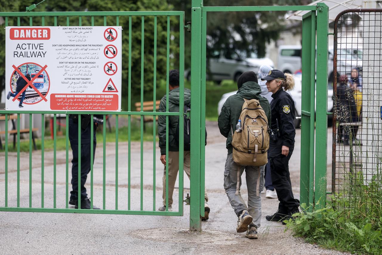 Kod migrantskog kampa u Blažuju u sinoćnoj  pucnjavi više ozlijeđenih