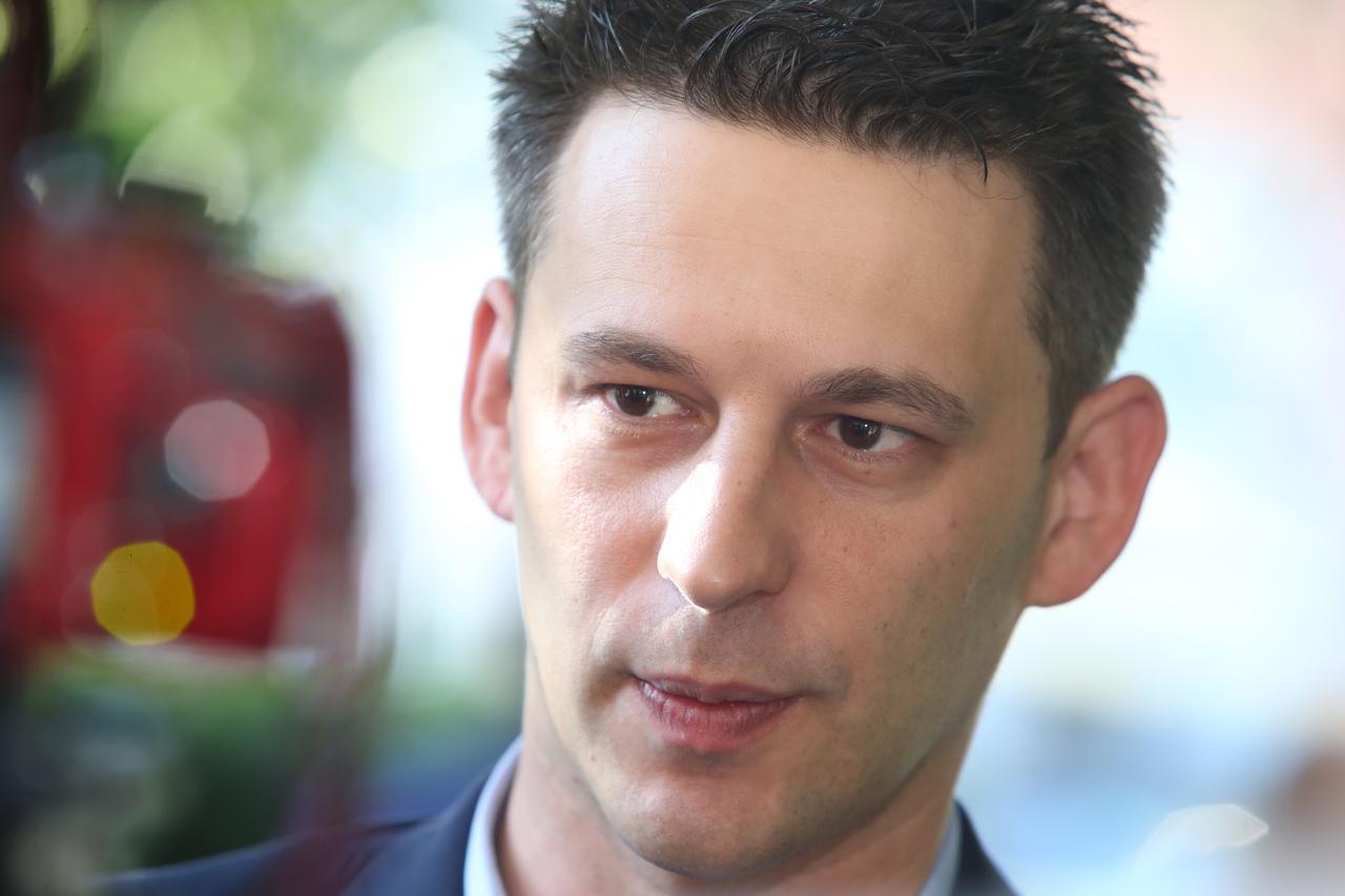 Božo Petrov