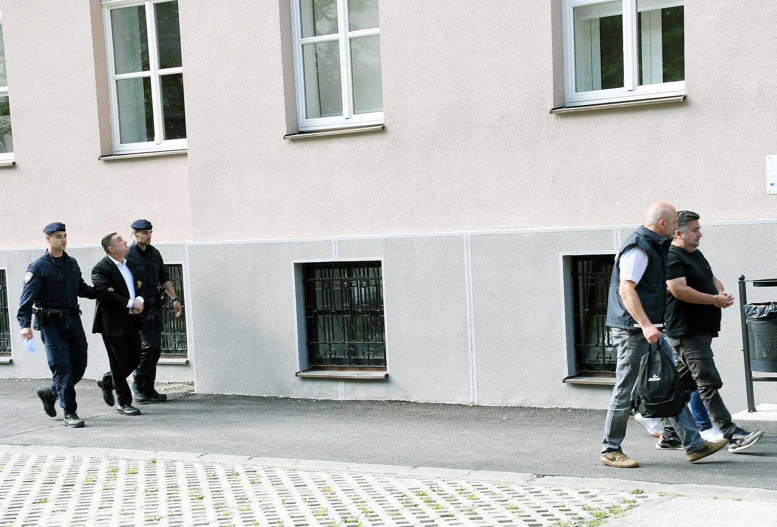 Jučer i danas su na području Popovače, Petrinje i Zagreba uhićene tri osobe.

