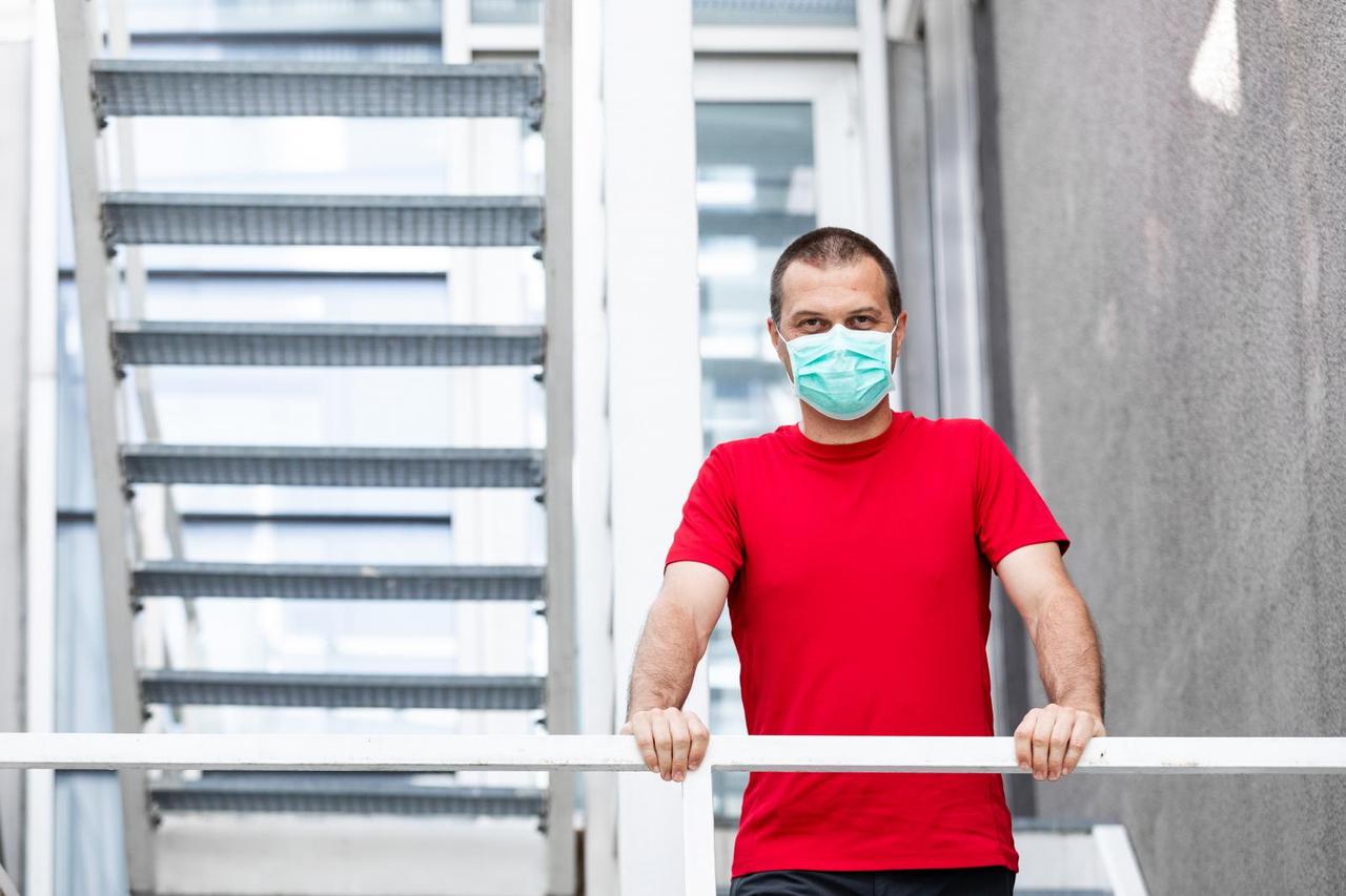 Doktor Ozren Polasek